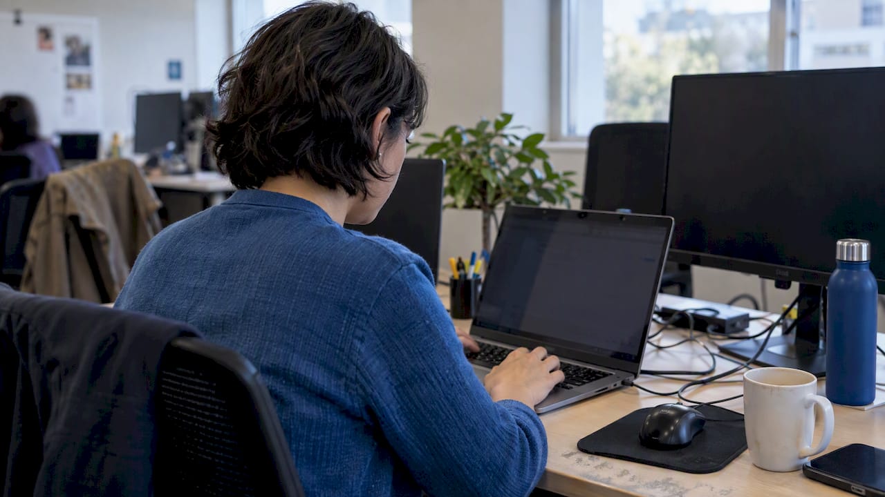UAT tester updating a Jira ticket comment