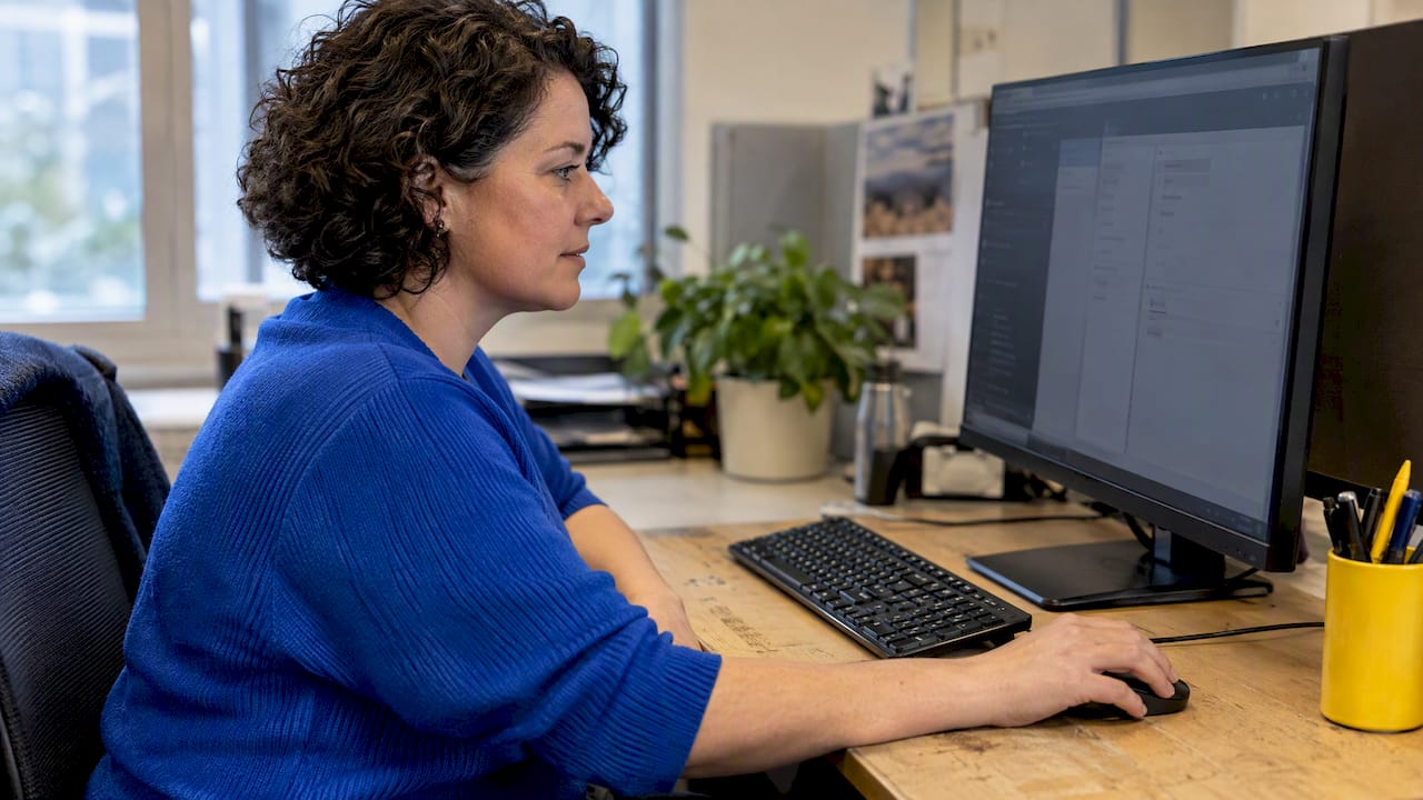Administrator configuring an Azure DevOps work item field